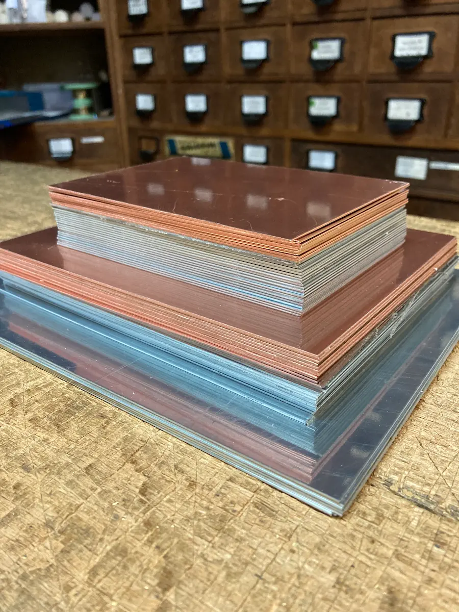 plaques-ecrouis-recuits-laiton-cuivre-acier-inox